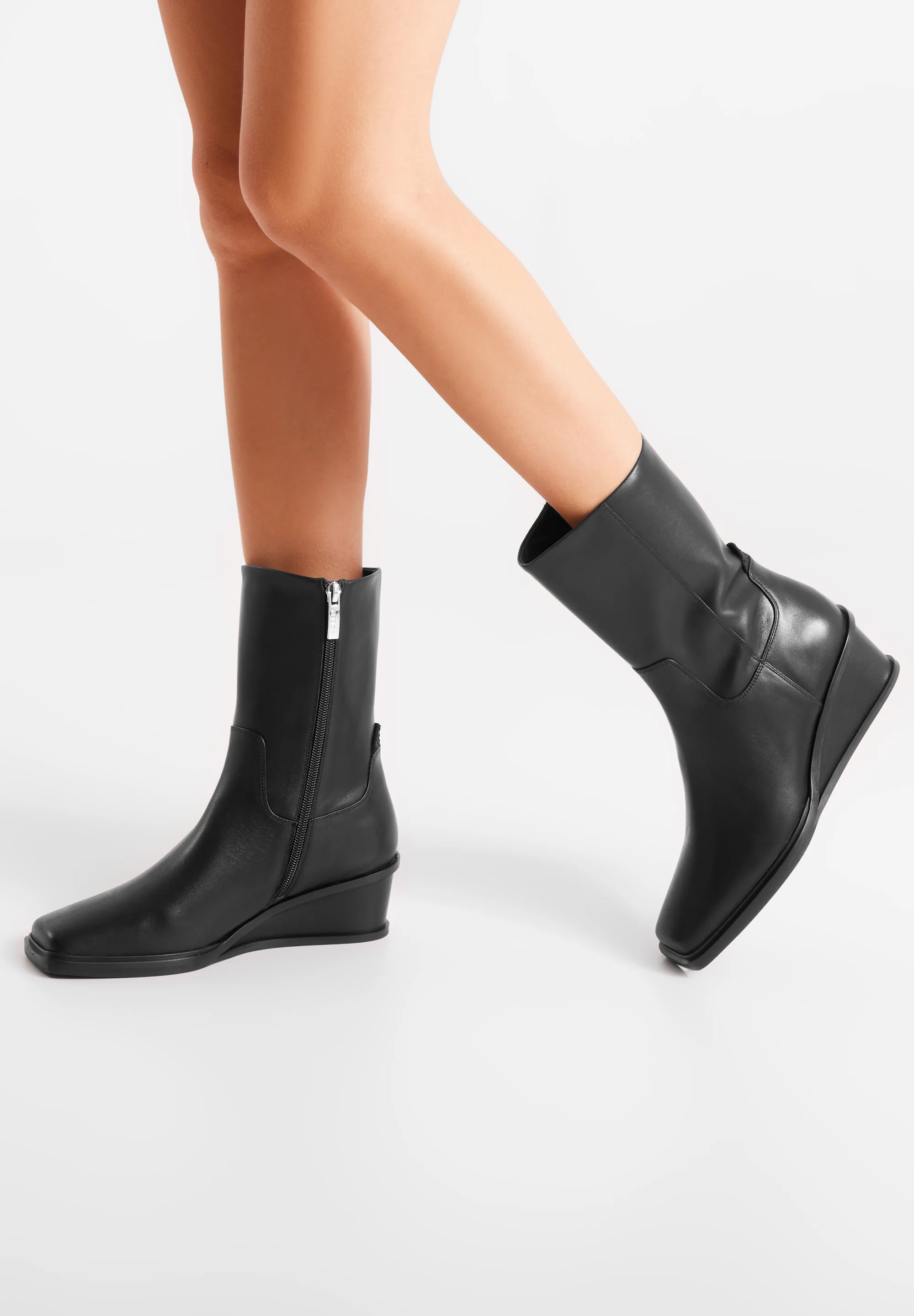 Ann - Black - Image 5