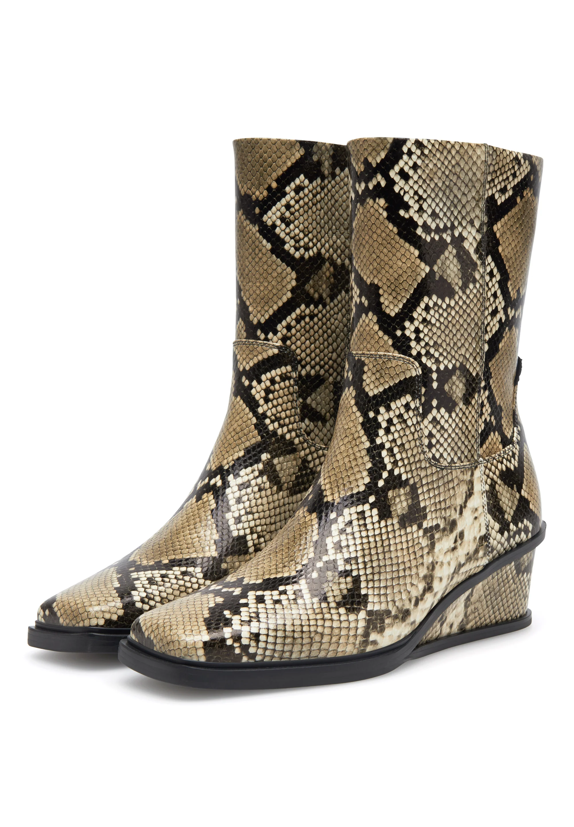 Ann Snake - Snake - Image 2
