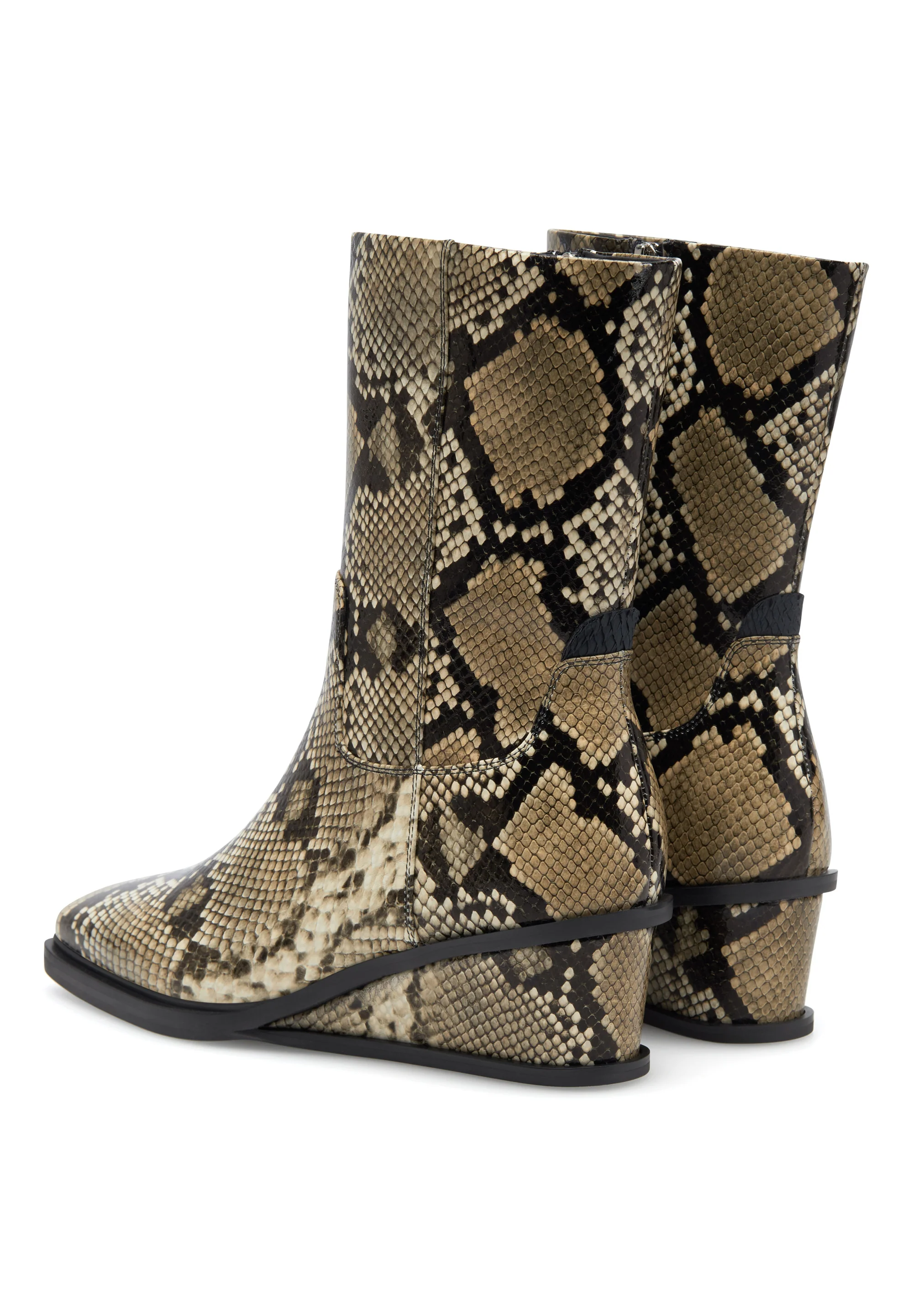 Ann Snake - Snake - Image 3