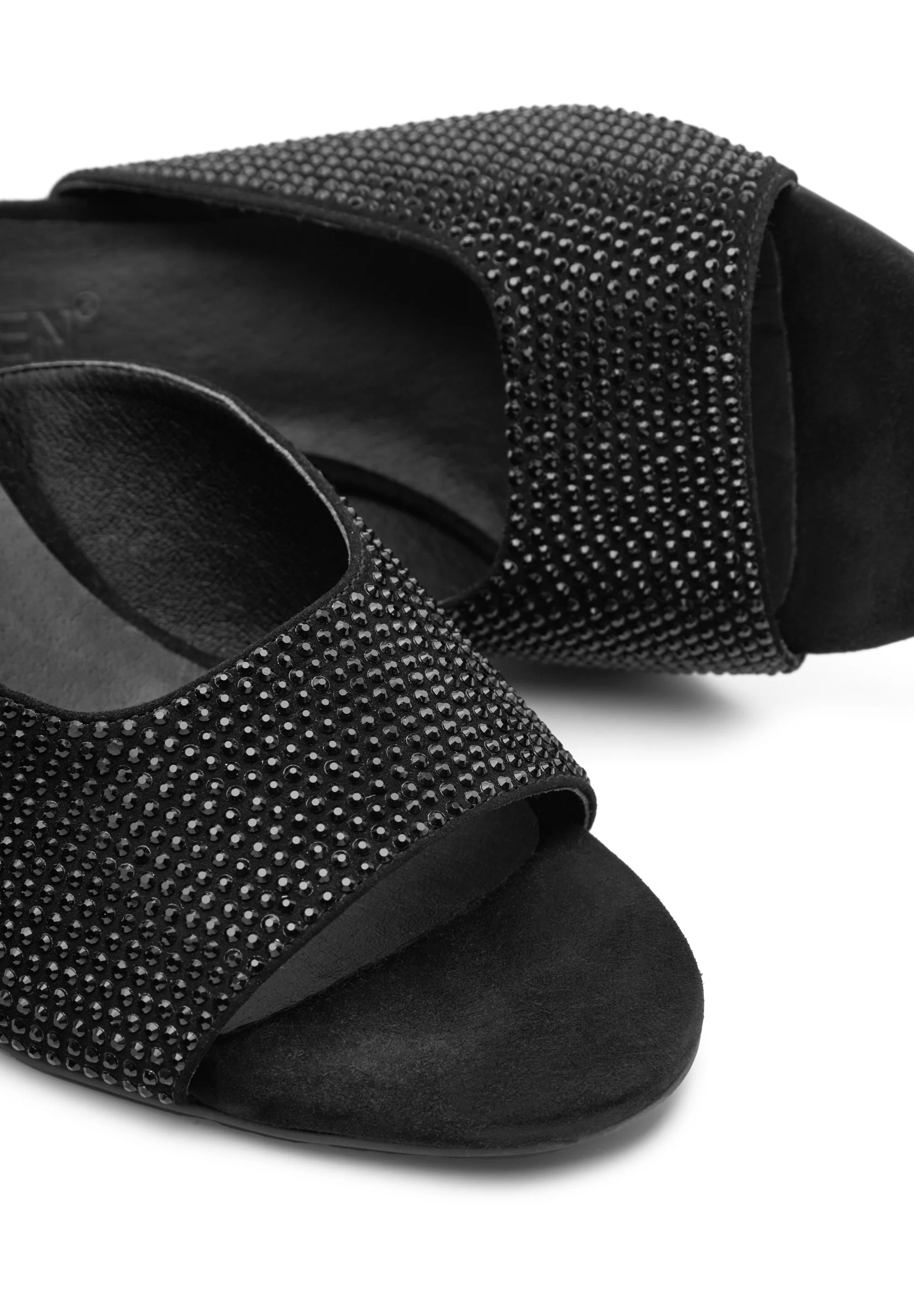 Camilla - Black - Image 4