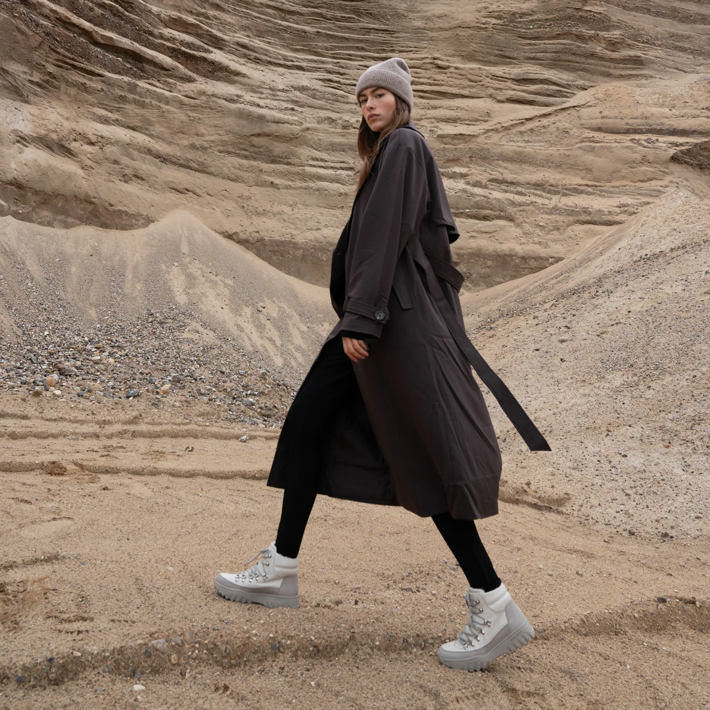Iris Track Leather - Whisper White/Silver Lining - Image 2