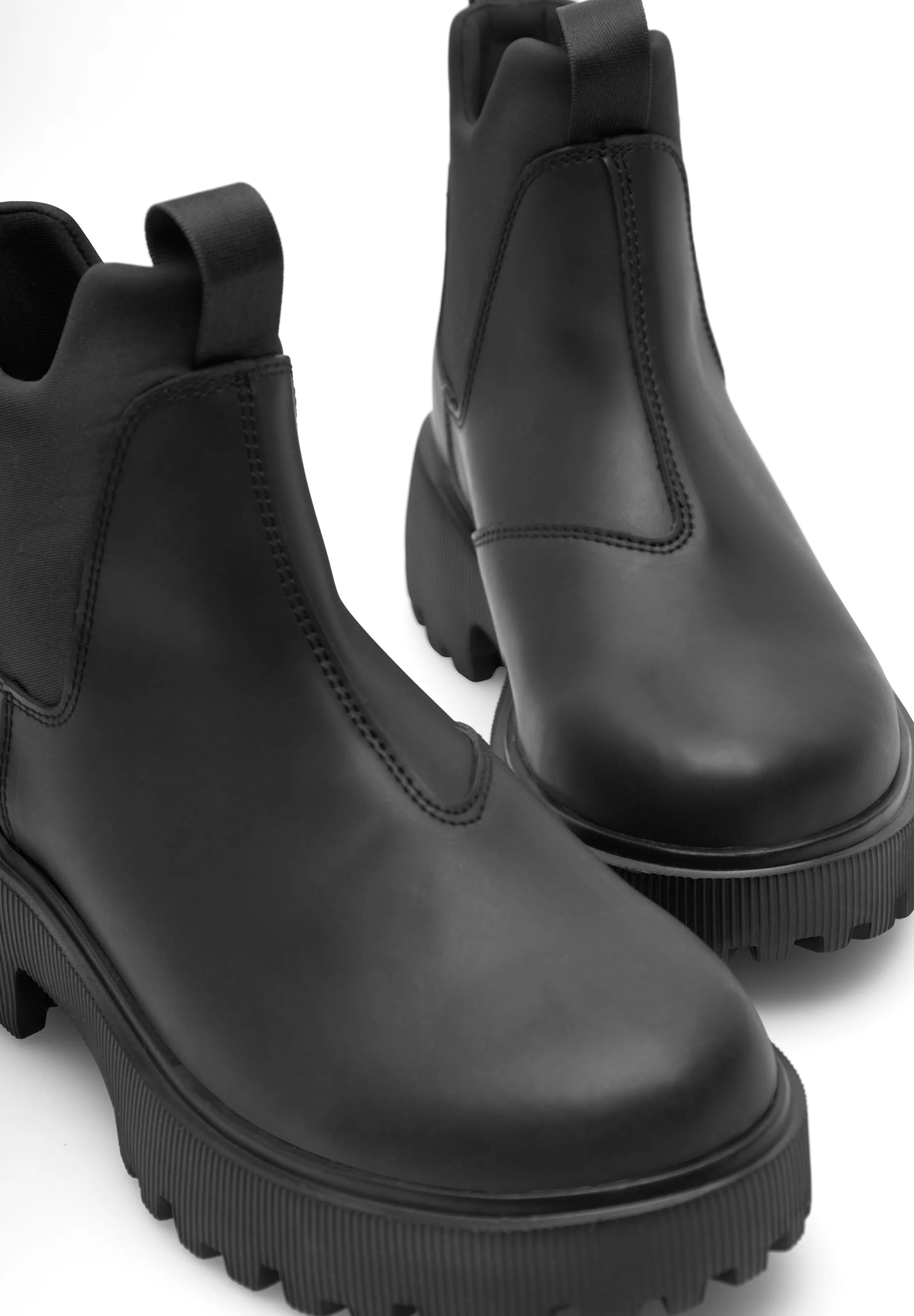 Isabella Waterproof - Black - Image 4