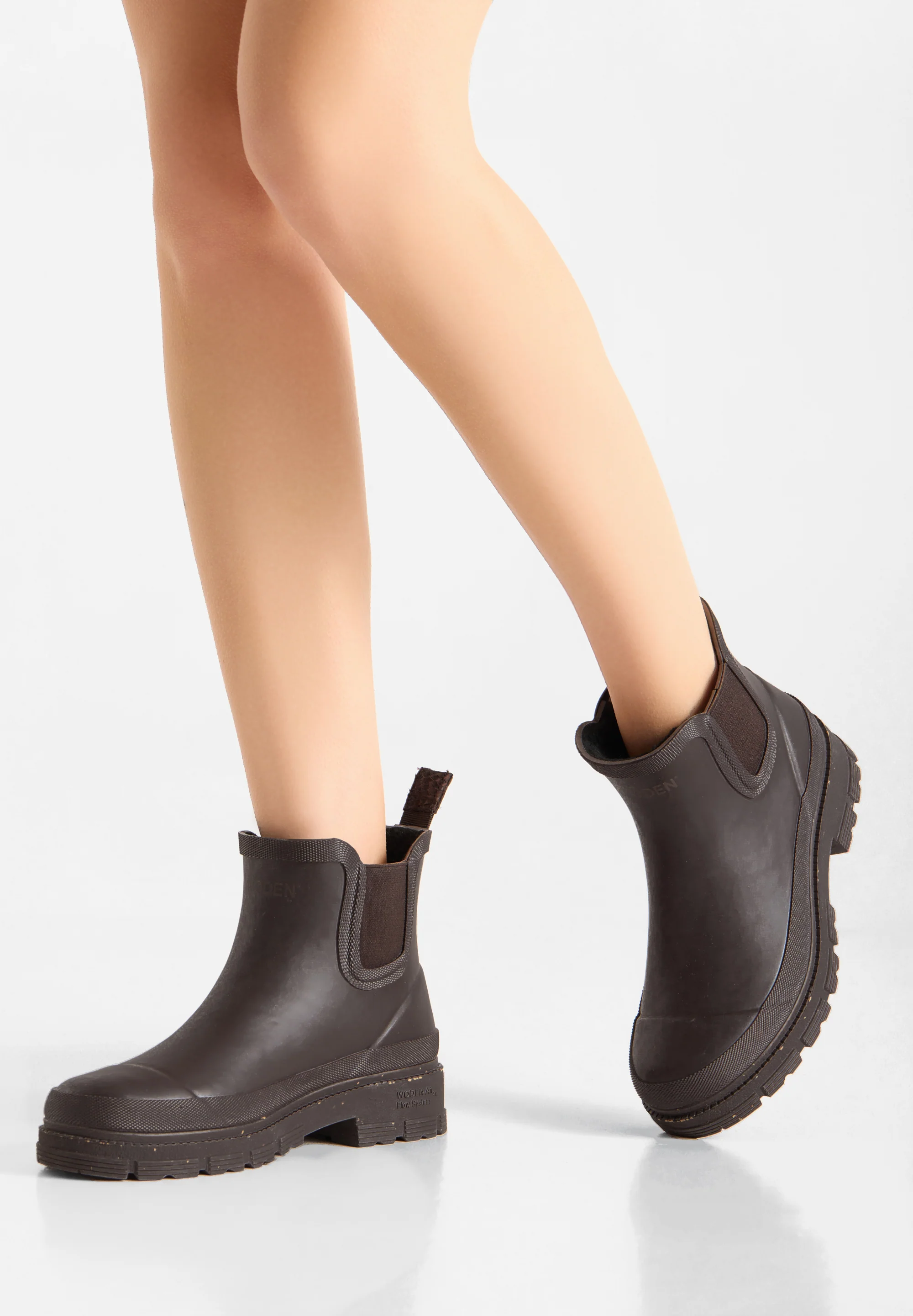 Liv Warm Waterproof - Chocolate - Image 5