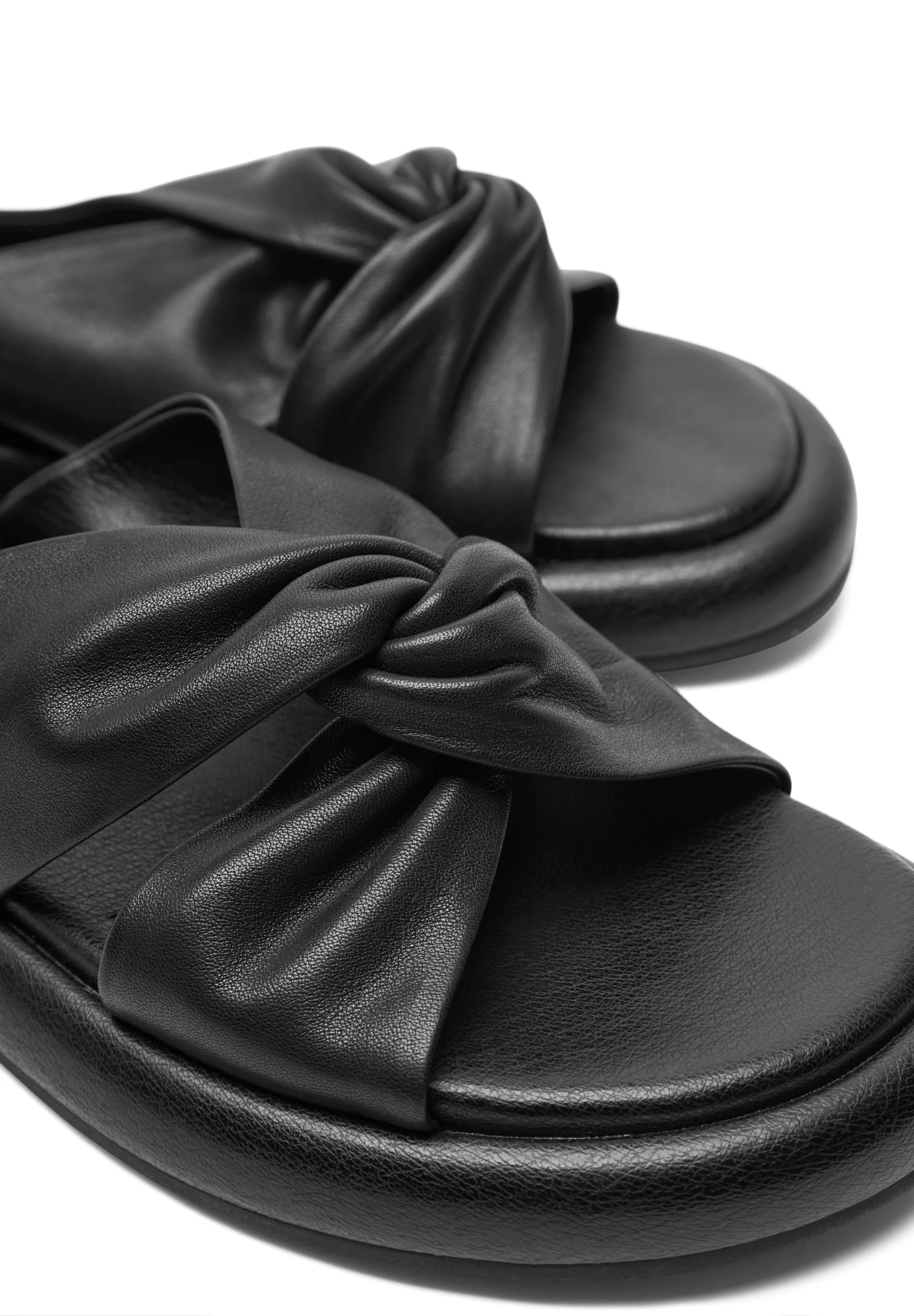 Mascha - Black - Image 4