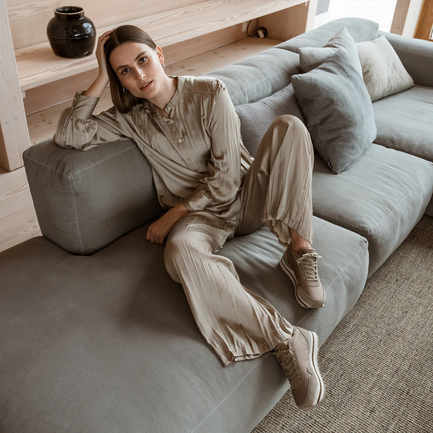 Nora III Leather Plateau - Silver Mink - Image 3