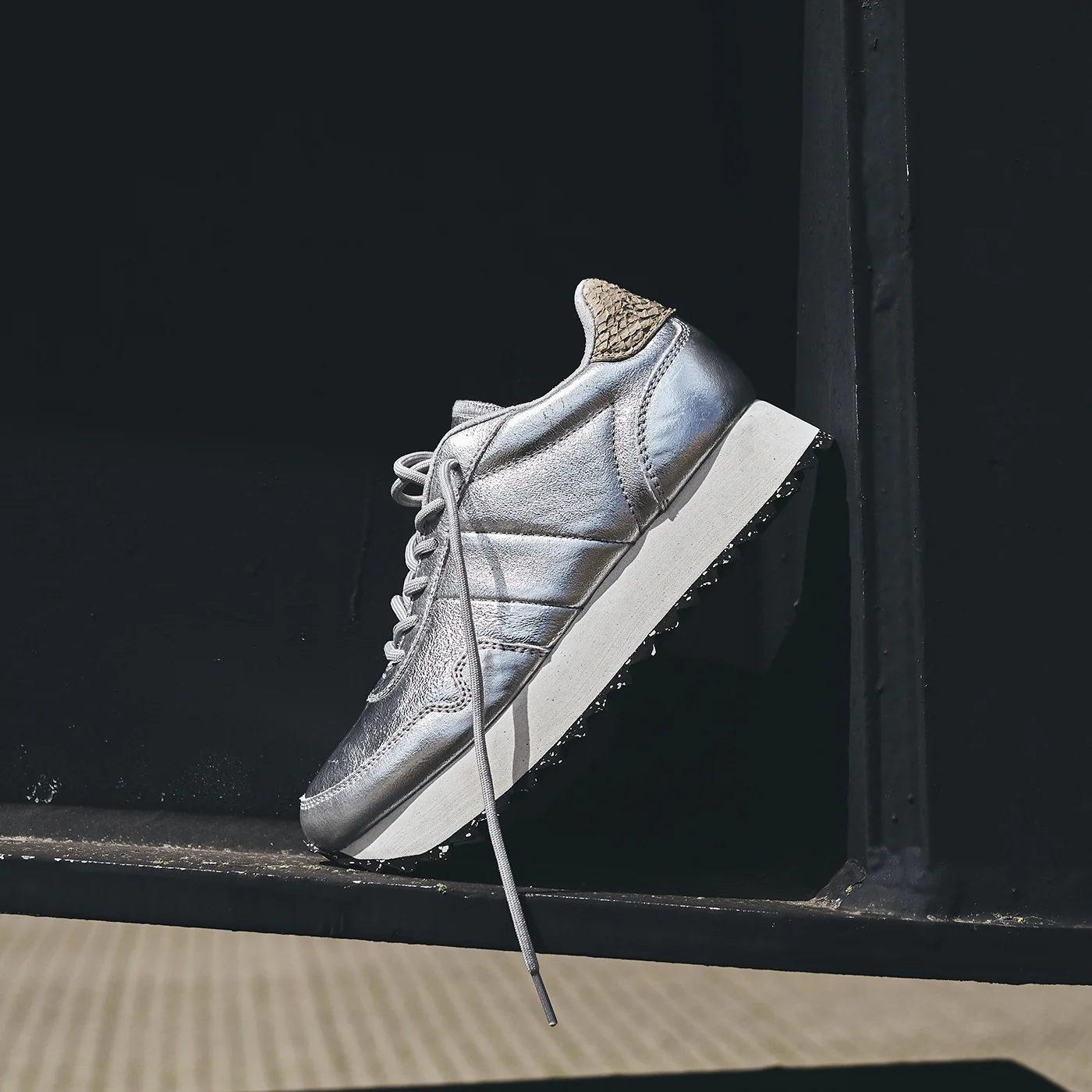 Nora III Plateau Metallic Leather - Silver - Image 2