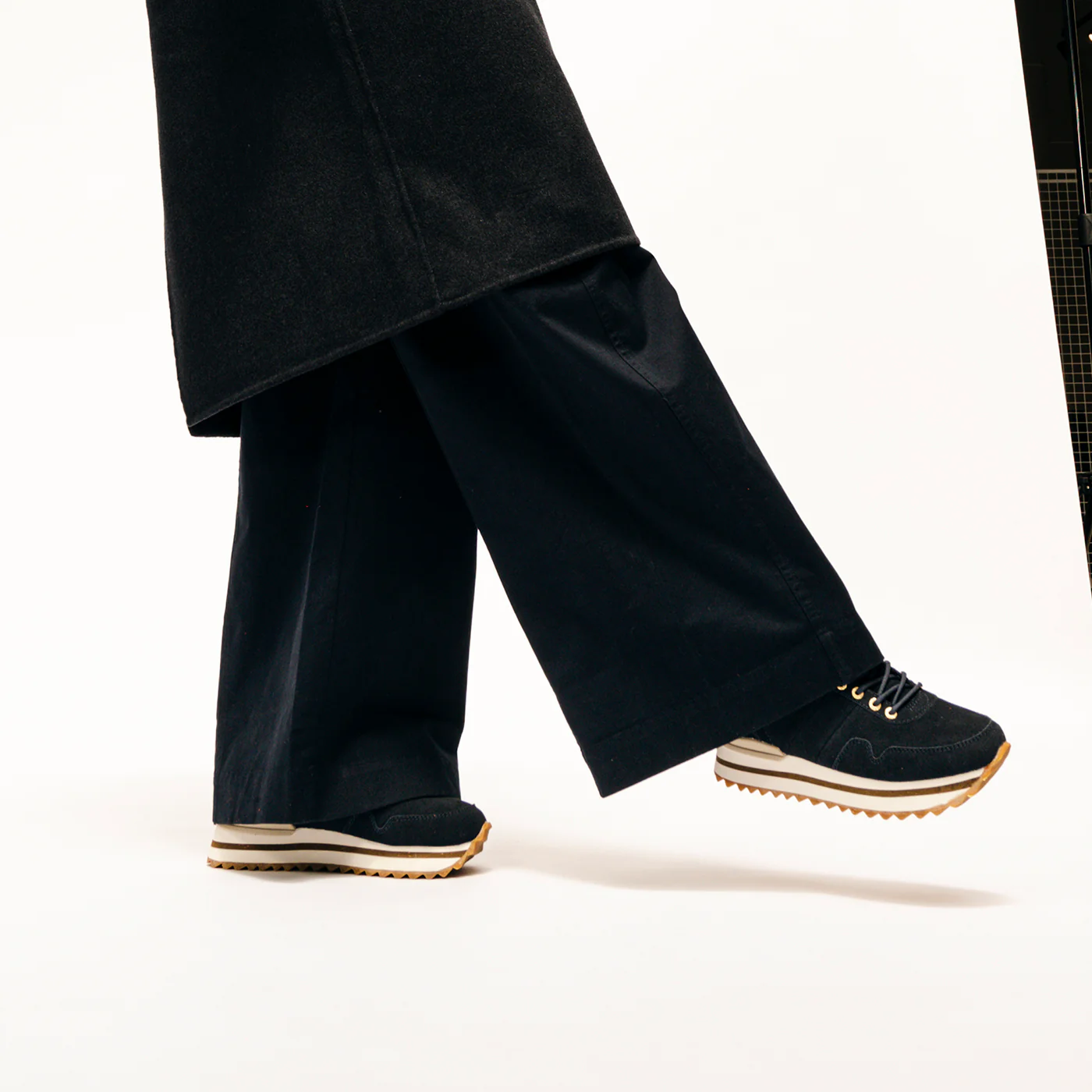 Nora III Suede Plateau - Dark Navy - Image 2