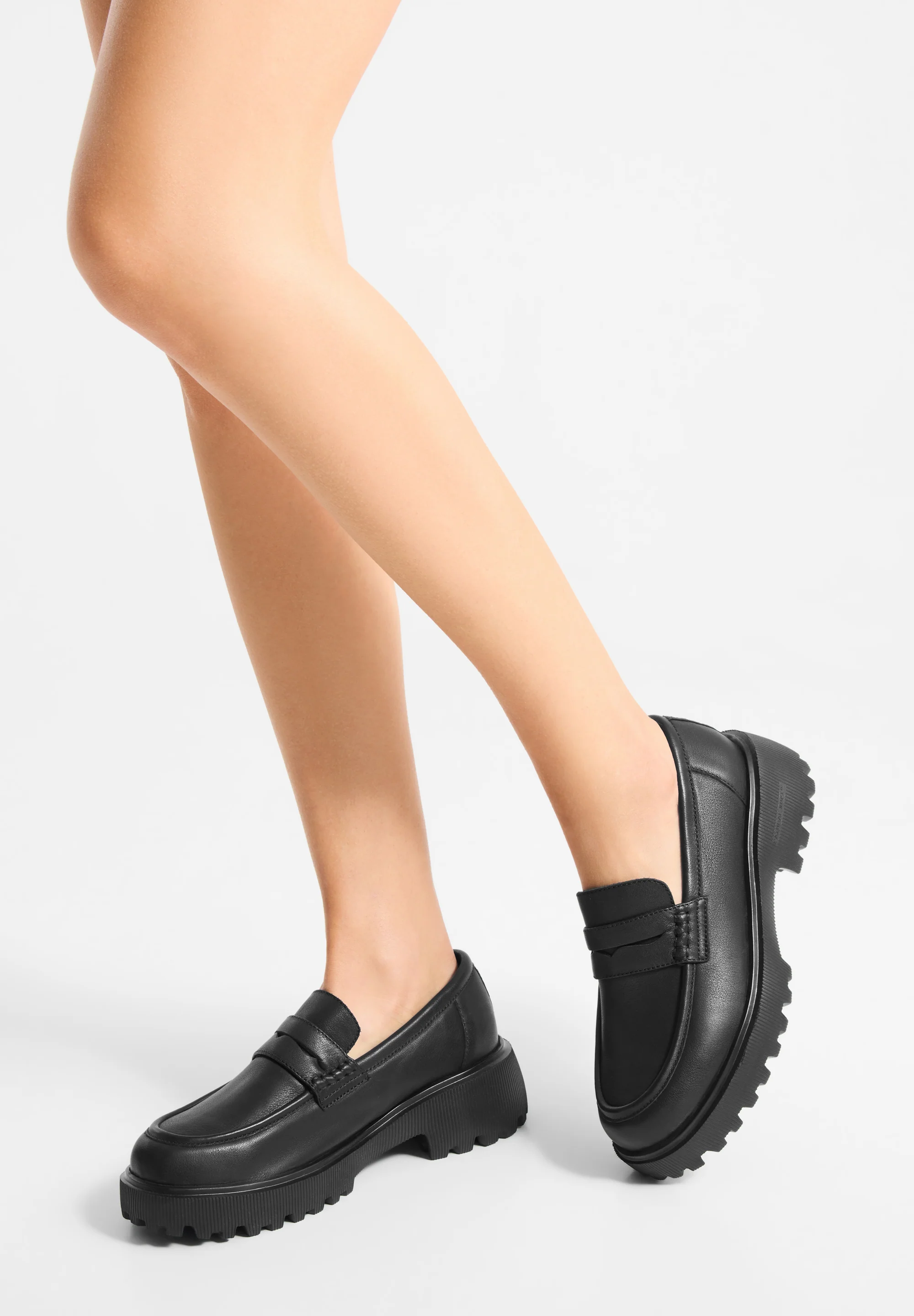 Posey L - Black - Image 5
