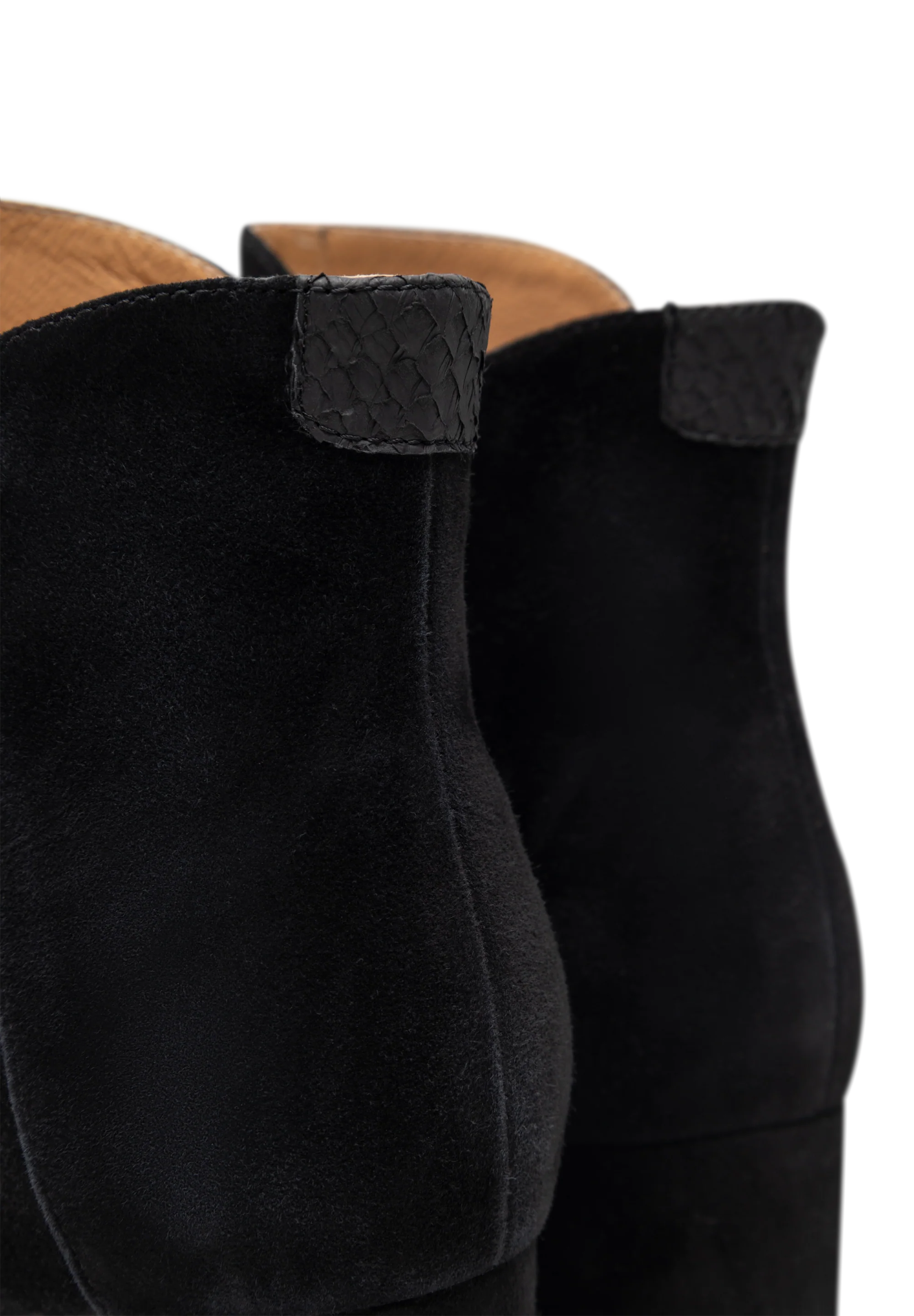 Saga Block - Black - Image 4