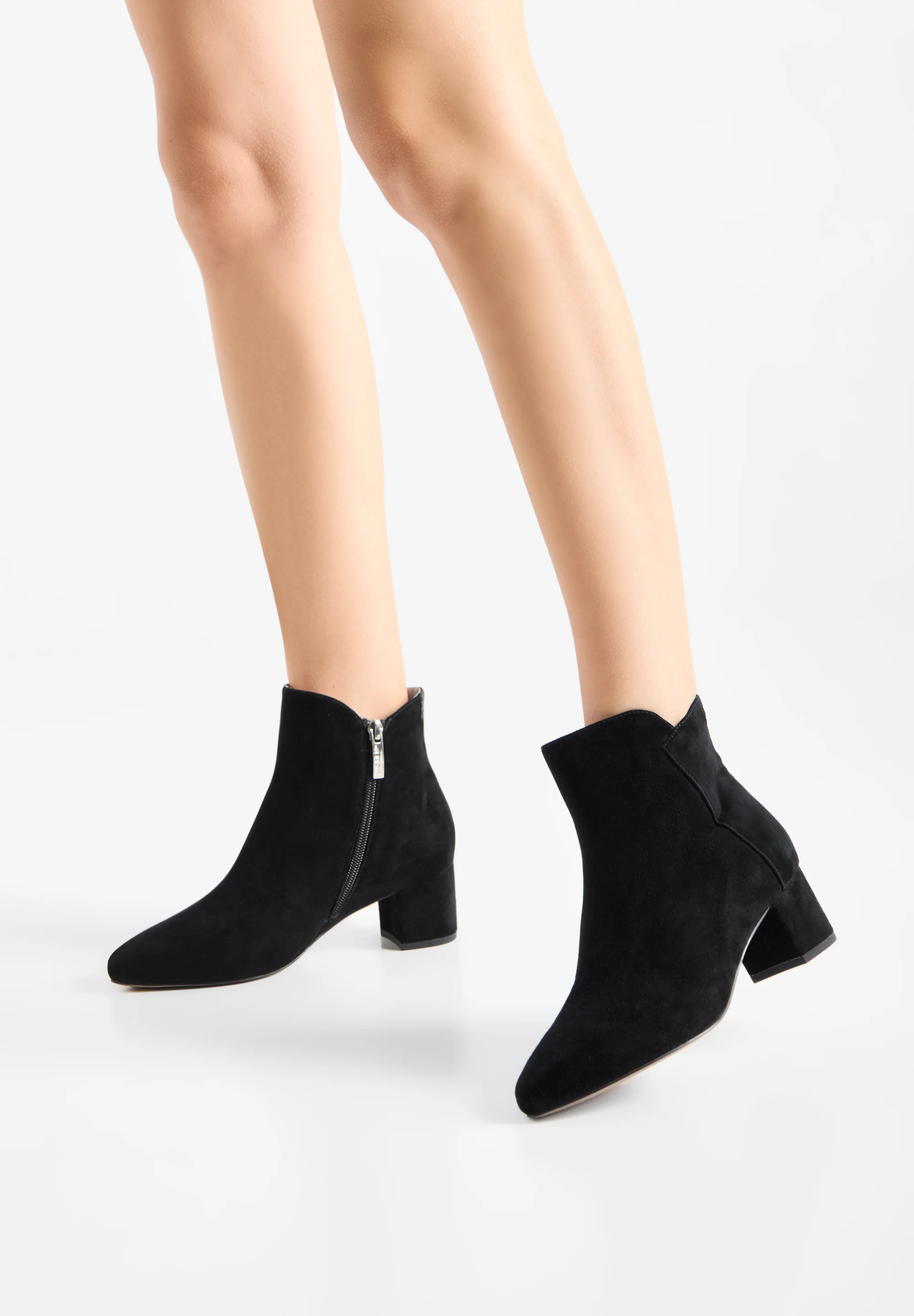 Saga Block - Black - Image 5