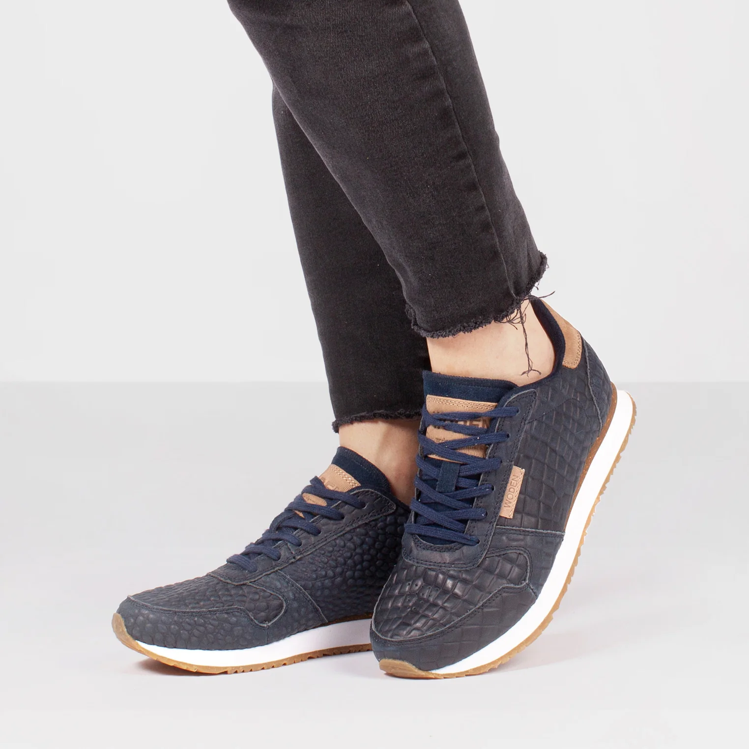 Ydun Stamped Leather - Navy - Image 3
