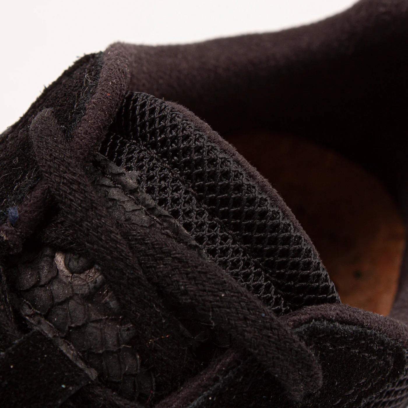 Ydun Fifty - Black - Image 7